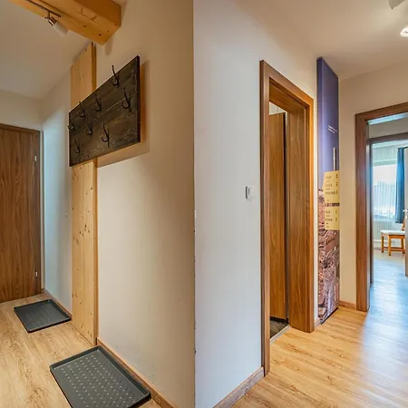 アパート Grossvenediger ミッタージル